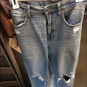 AE Vintage Distressed Mom jeans